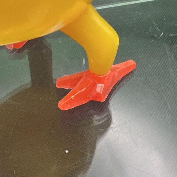 Fun Vintage KIWI BIRD Yellow Plastic egg cup Hong Kong - Picture 2 of 6